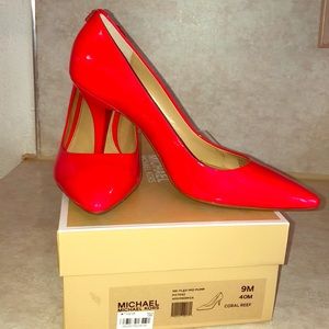 Very nice pair of MK Coral Pumps